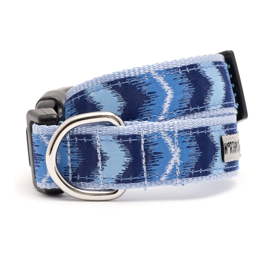 The Worthy Dog Ombre Collar in shades of blue with a silver D-ring and black buckle