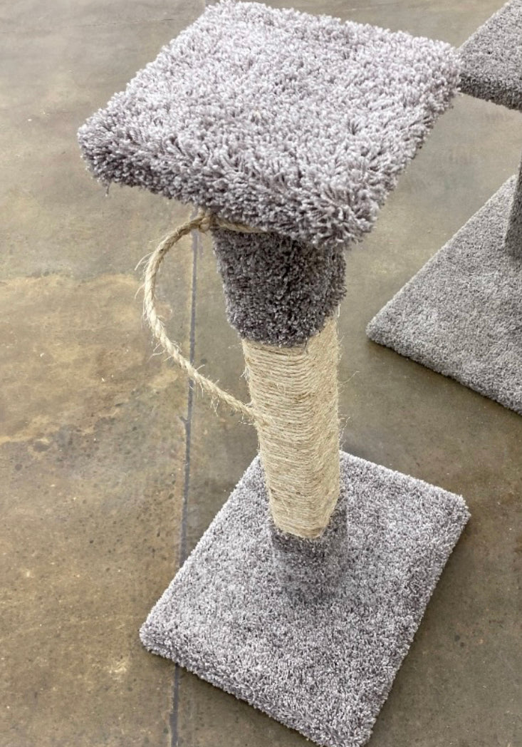 32" Single Post w Sisal