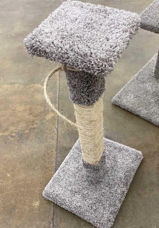 32" Single Post w Sisal