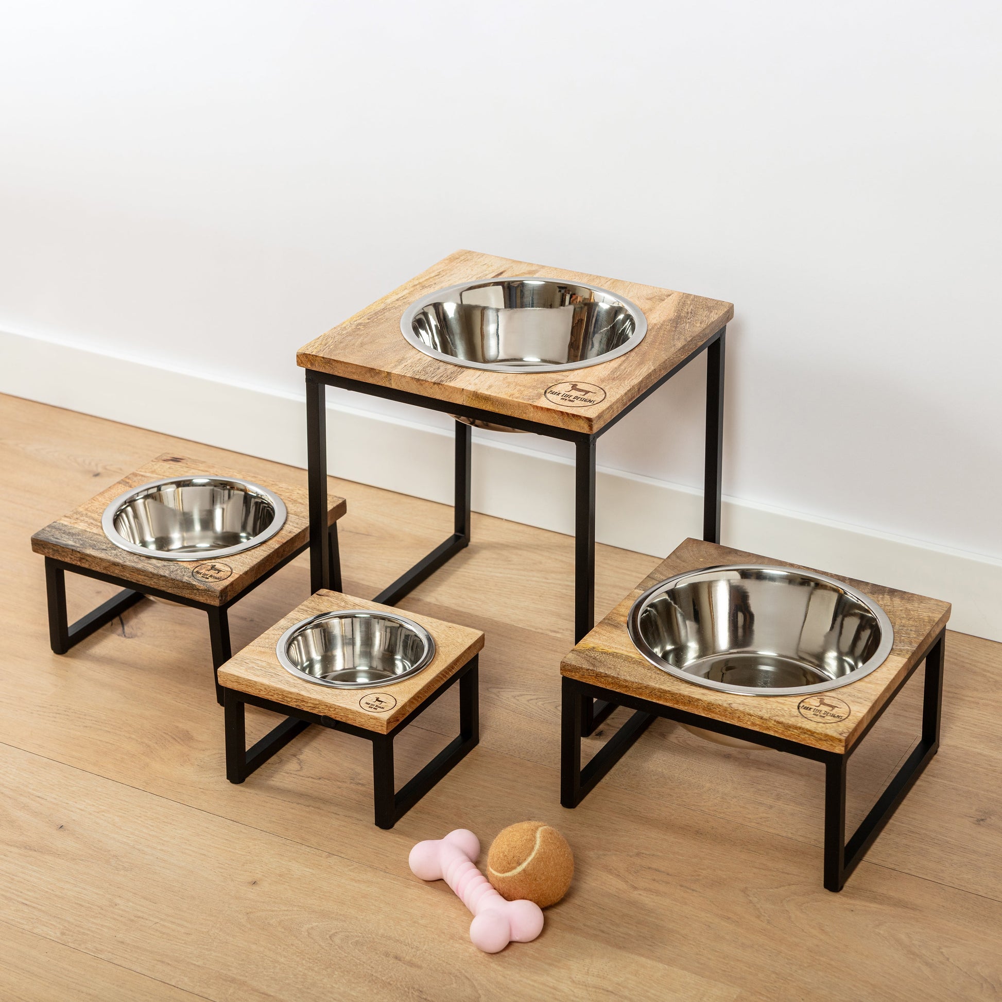 HEARTH & HAVEN ELEVATED SINGLE FEEDER SMALL - Park Life Designs
