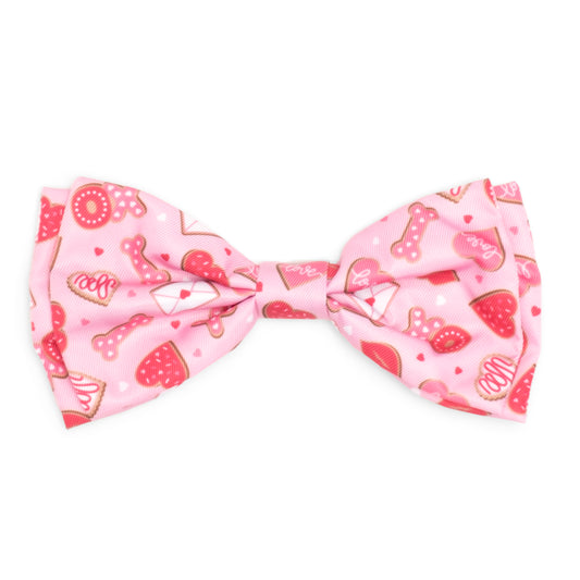 Love & Kisses Bow Tie